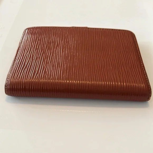 Louis Vuitton Epi Leather Brown Agenda Wallet Passport Holder with LV Stickers - Picture 13 of 14